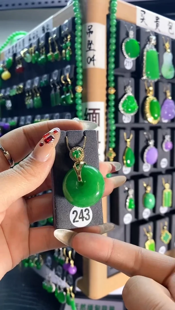 【闪购商品】翡翠耳饰银S925镶嵌243...