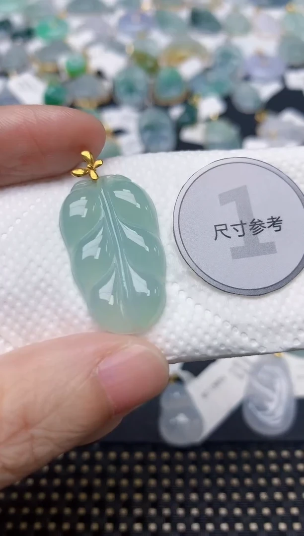 颈饰18K金镶嵌翡翠天然缅甸A货翡翠