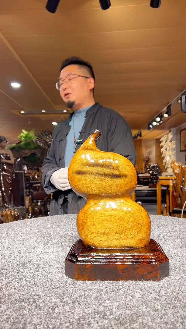 金丝楠木雕款刘*师金丝楠木摆件