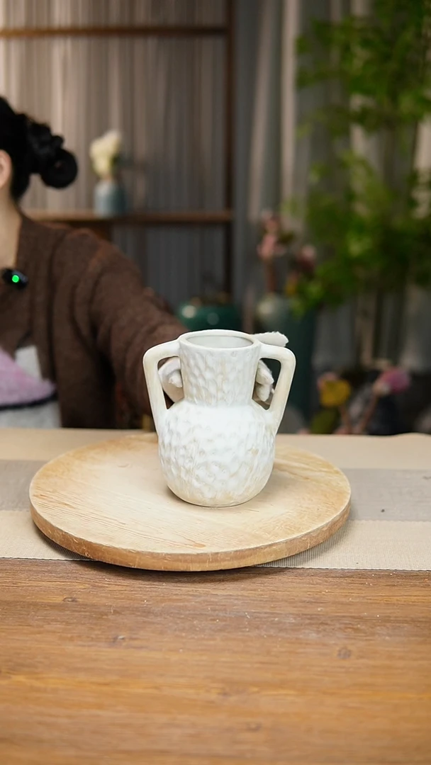 【闪购商品】陶瓷  花器陶瓷花瓶手捏瓶008瑕疵