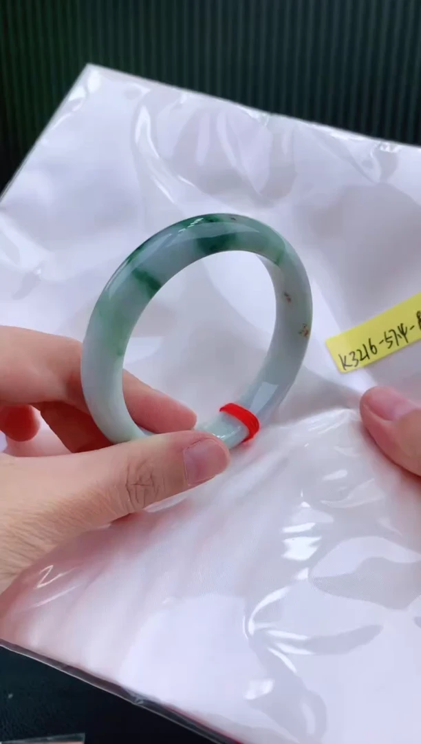 未镶嵌手镯翡翠57+