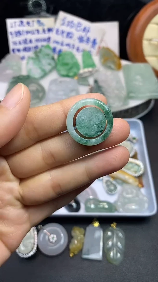 颈饰未镶嵌翡翠小****3吊坠