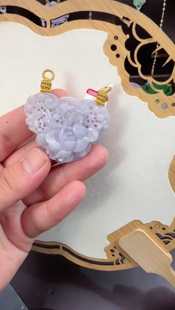 【闪购商品】翡翠颈饰未镶嵌牌子