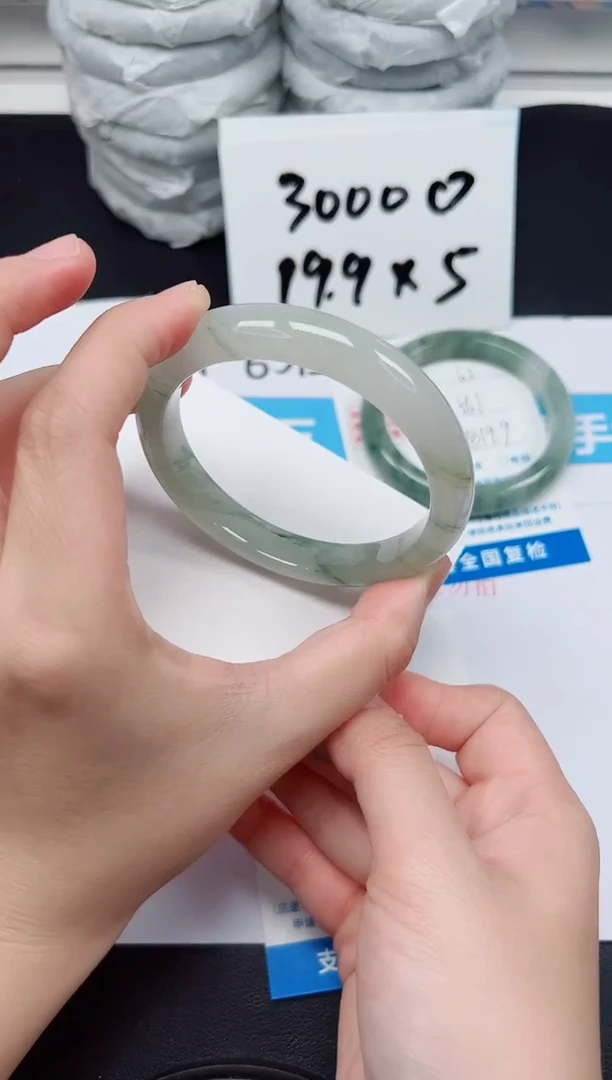 【闪购商品】石英质玉手镯未镶嵌G63-60