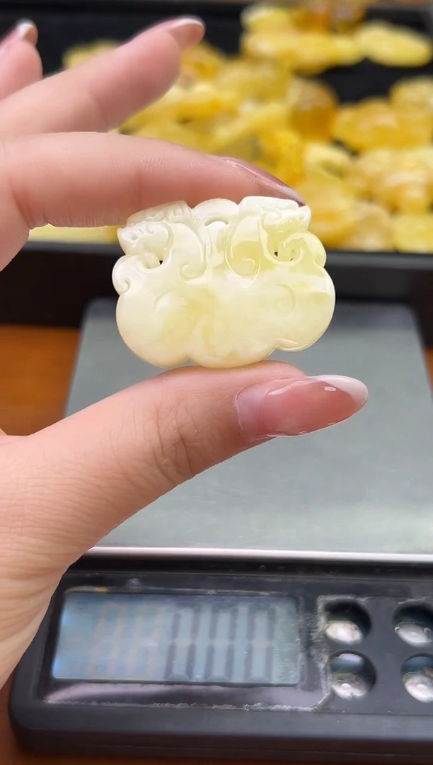 未镶嵌琥珀裸石琥珀蜜蜡吊坠