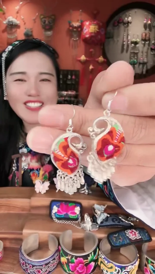 织绣手工苗绣刺绣耳环45