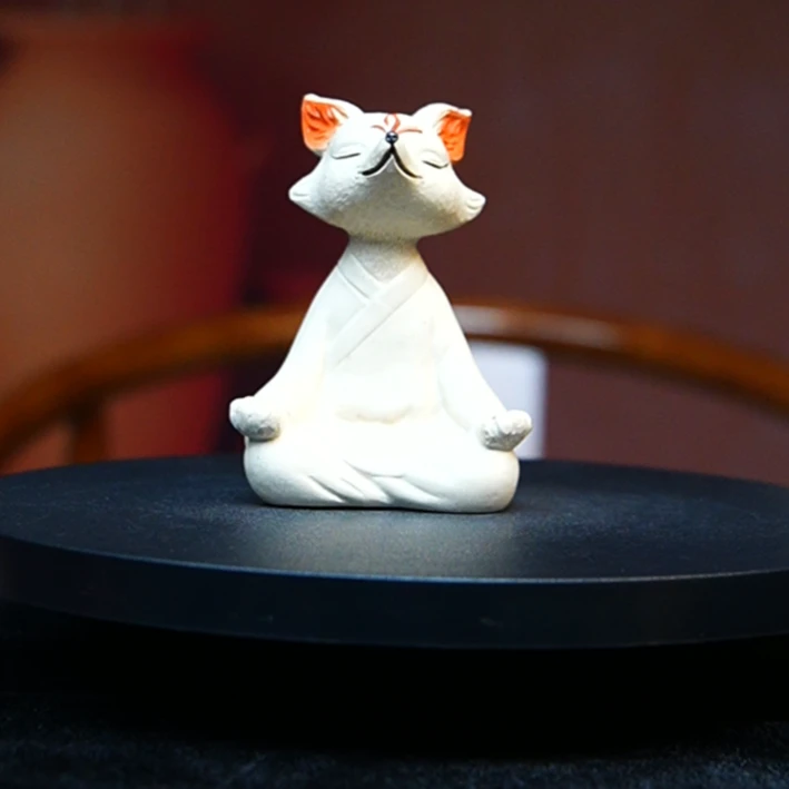 宜兴紫砂  白    狐仙