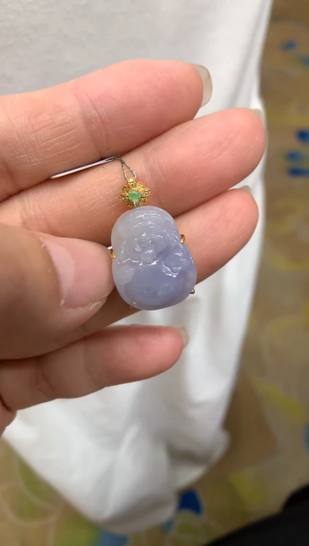 翡翠18K金镶嵌颈饰财神