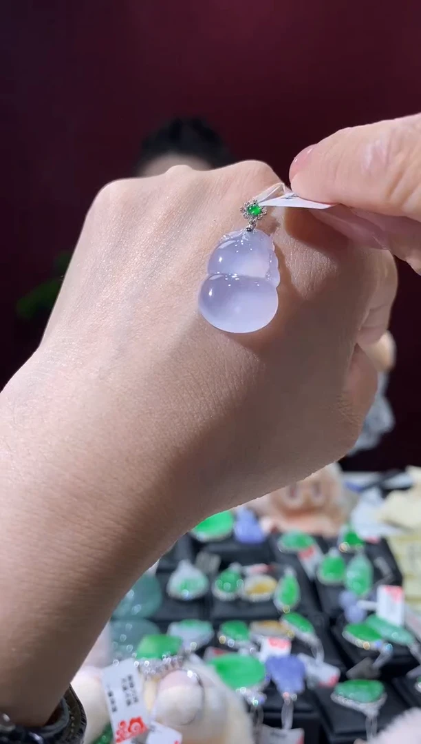 吊坠(不含链)18K金镶嵌翡翠葫芦