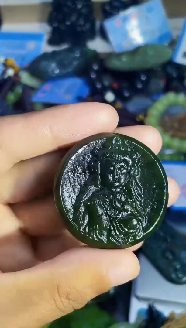 颈饰未镶嵌和田玉1