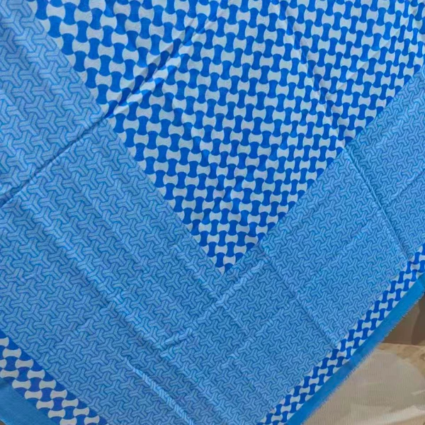 大方巾《八号》绵羊毛丝滑柔软印花秋冬保暖春夏空调方巾