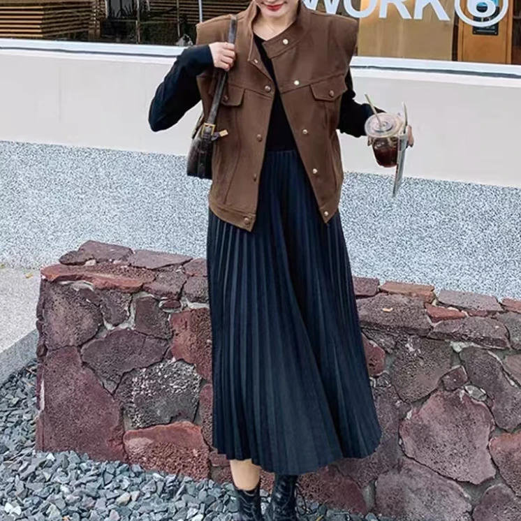 9913  简约设计款马夹  E7