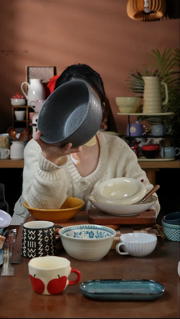 瓷片8英寸灰黑色螺纹麻点异形大碗 微瑕 凑满20发货