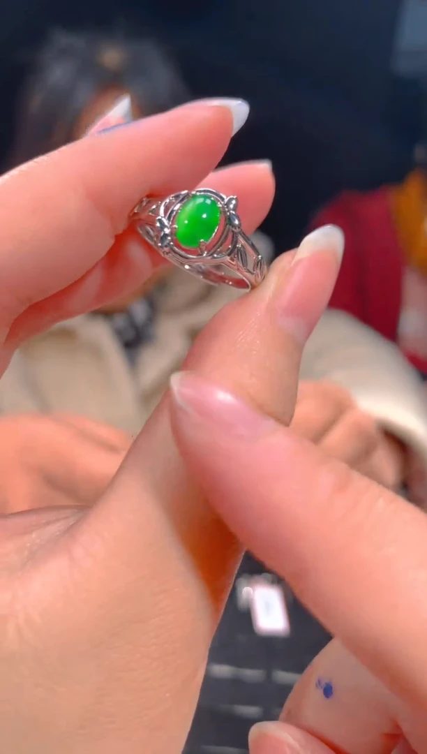 【闪购商品】定制翡翠未镶嵌30定制翡翠，多样性发货（发其一）