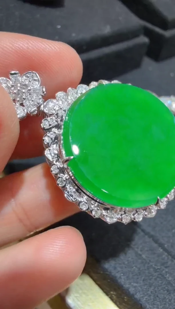 吊坠(不含链)18K金镶嵌翡翠多样性团购发一件