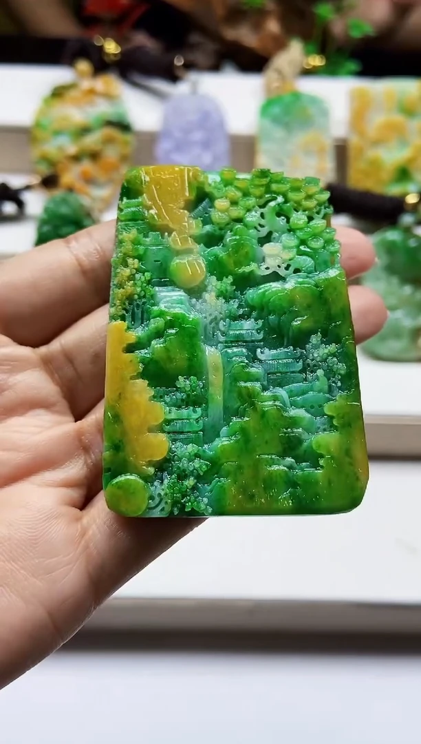 颈饰未镶嵌翡翠天***邻翡翠A货