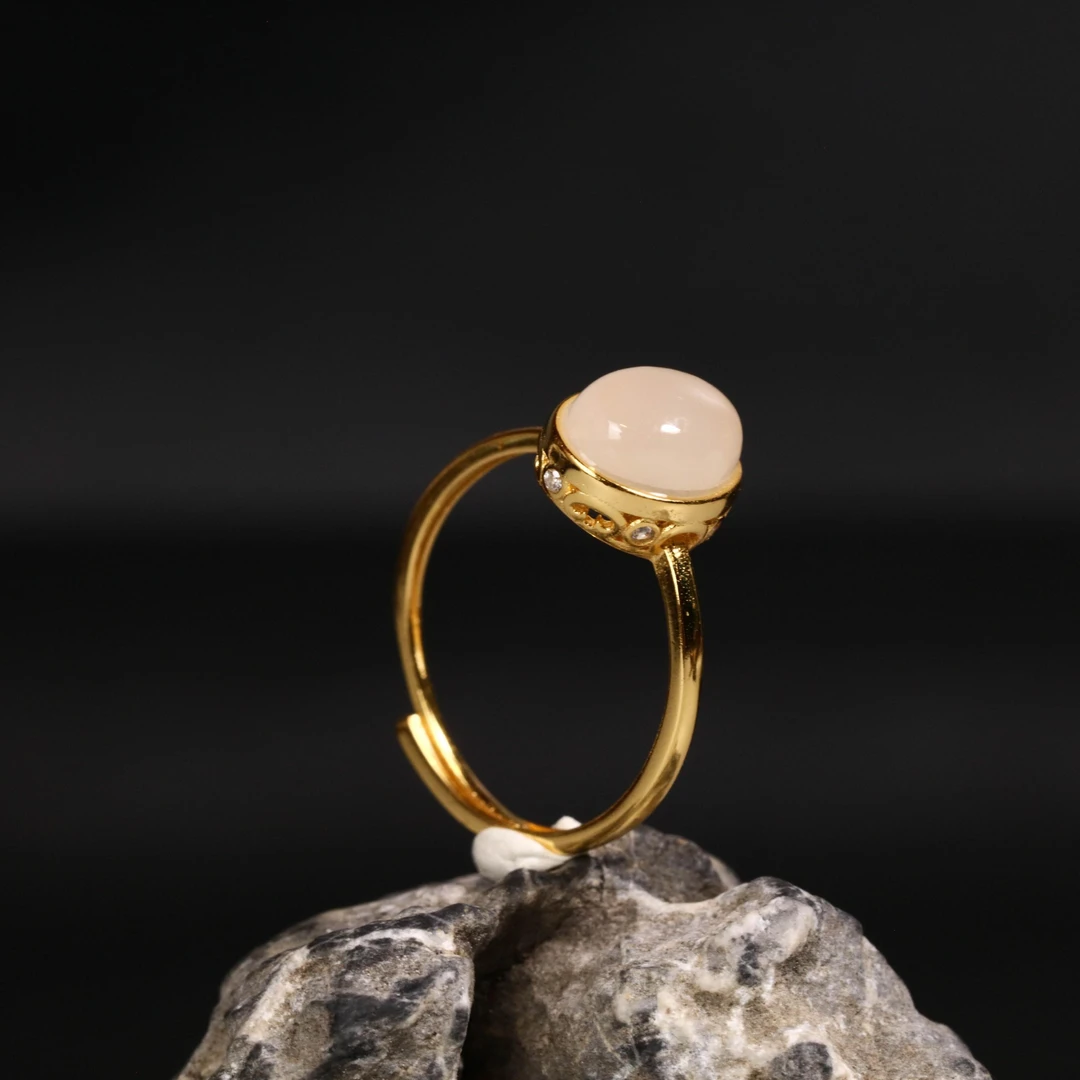 和田玉藕粉戒指B010184