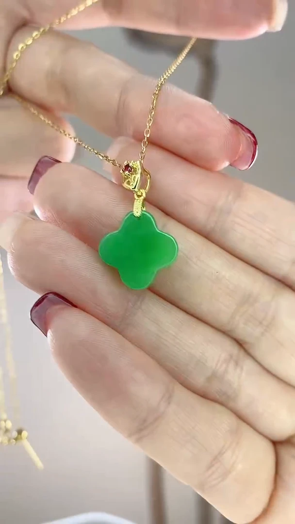 【闪购商品】翡翠吊坠(赠链)未镶嵌四叶草X6