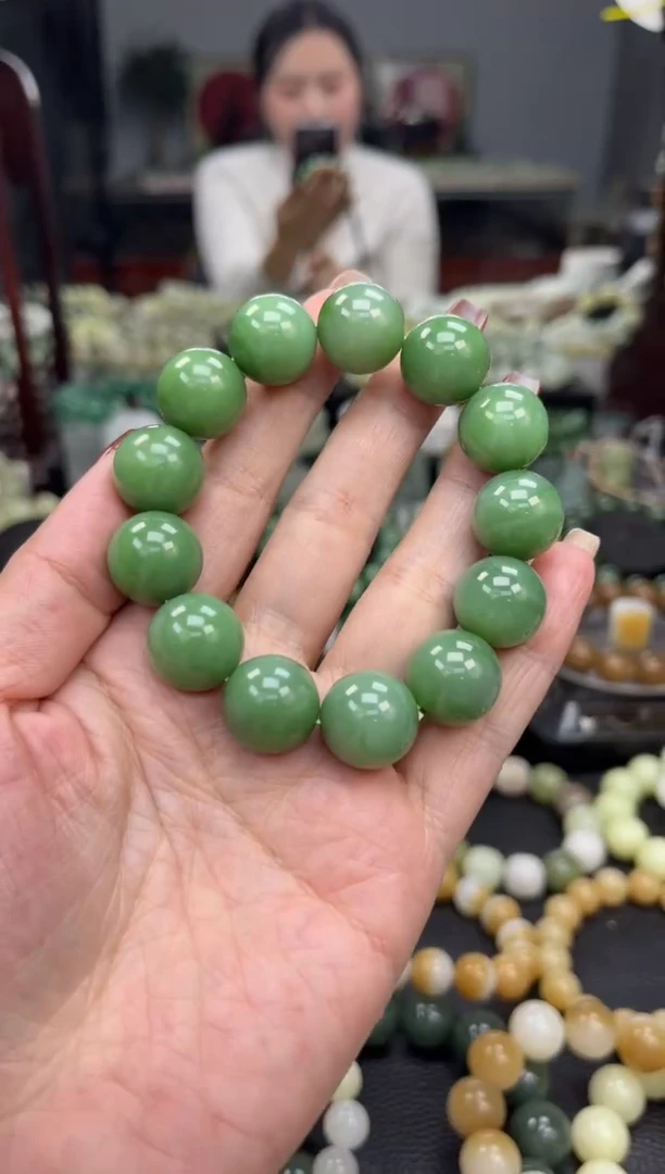 【闪购商品】和田玉手串未镶嵌乌兰海苹果绿碧玉卡16
