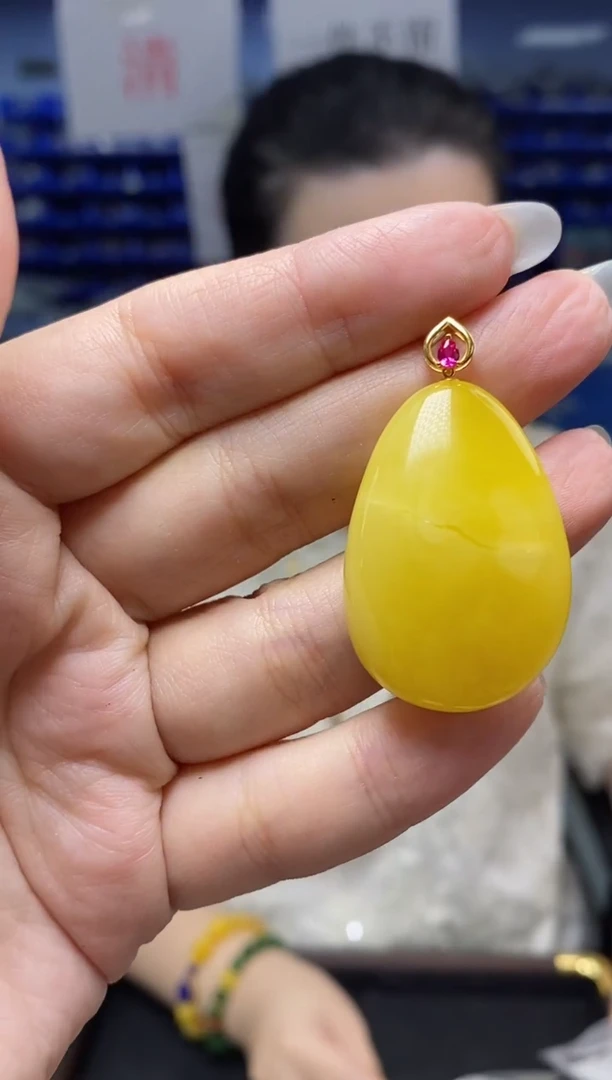 蜜蜡吊坠(不含链)18K金镶嵌G08824