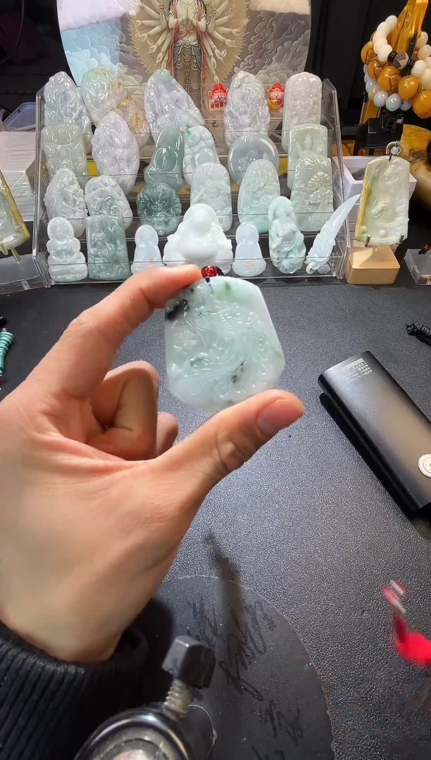 颈饰未镶嵌翡翠1