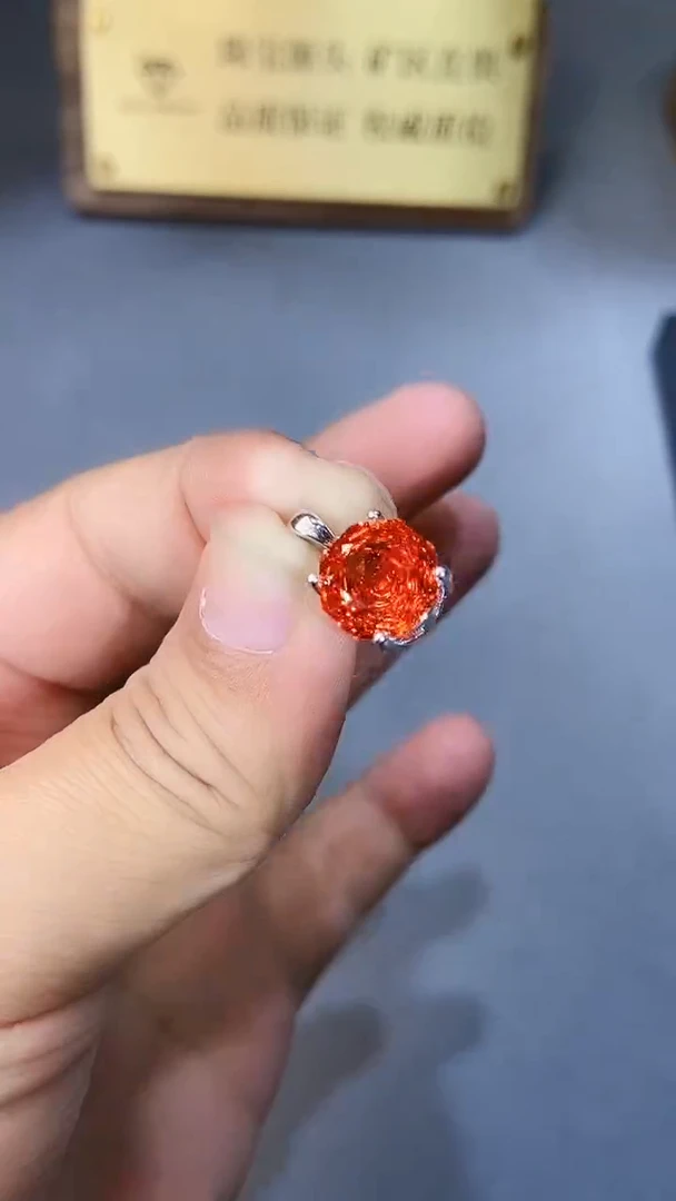 【闪购商品】石榴石颈饰银S925镶嵌354