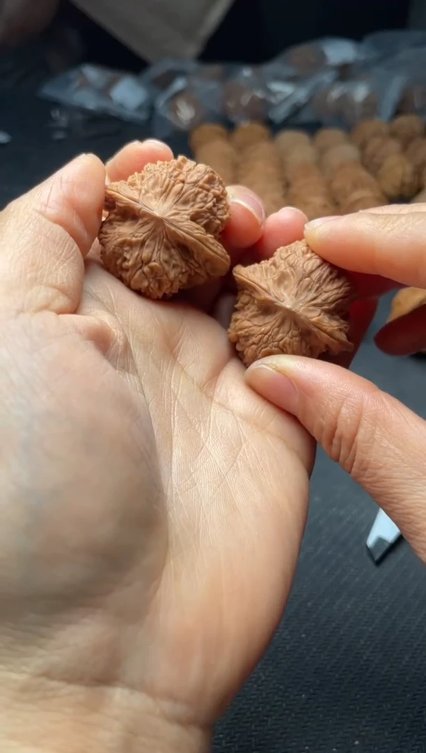 把件文玩核桃w81  龙洞玉 36尺