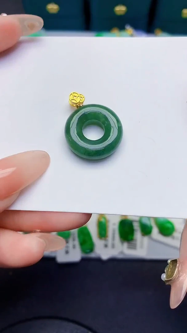 颈饰未镶嵌翡翠缅甸天然翡翠A货