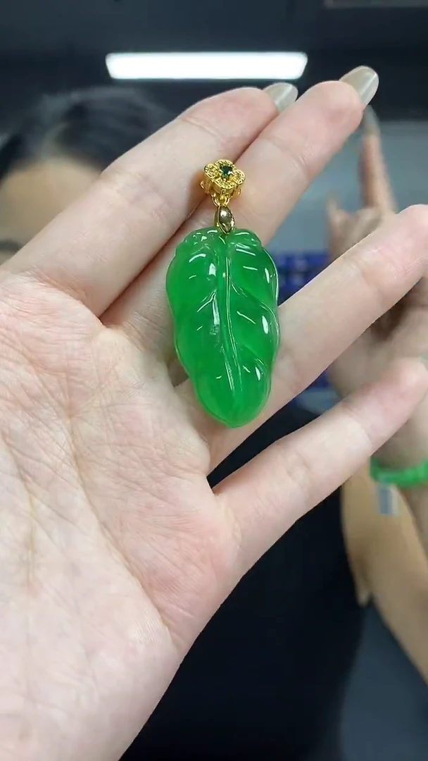 颈饰未镶嵌翡翠多样性发其一颜色微差