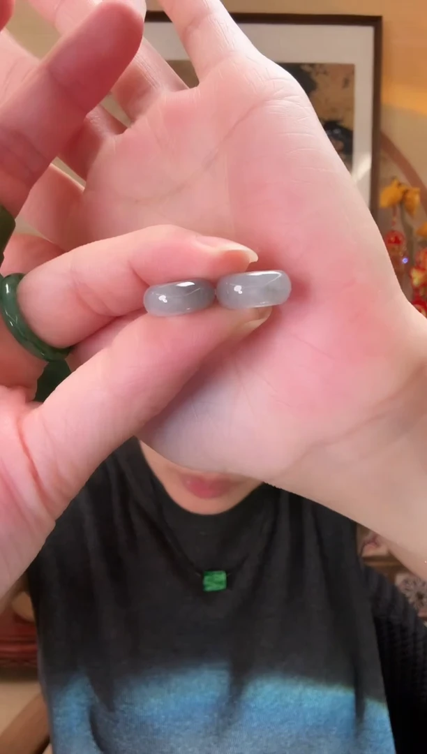 颈饰未镶嵌翡翠耳饰