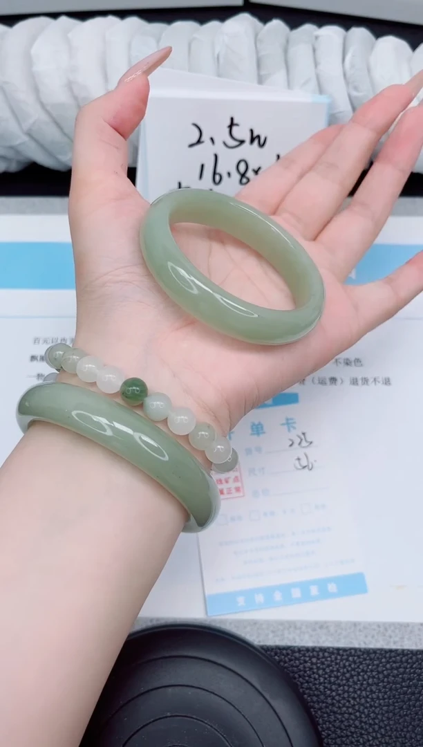 石英质玉手镯未镶嵌225-56