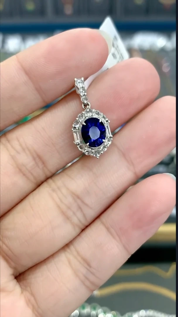 吊坠蓝宝石18K金镶嵌2克拉