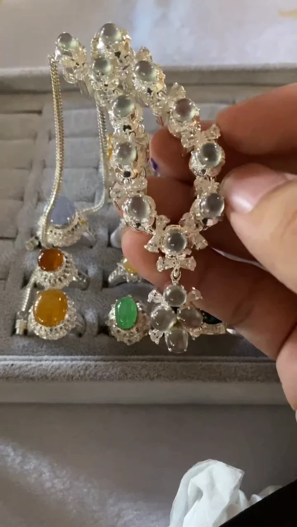 未镶嵌定制翡翠流*、天然缅甸翡翠A货