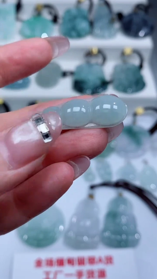 颈饰银S925镶嵌翡翠吊坠