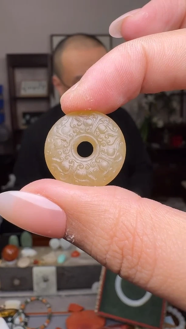 【闪购商品】和田玉挂件未镶嵌7777微瑕 多样性发其一