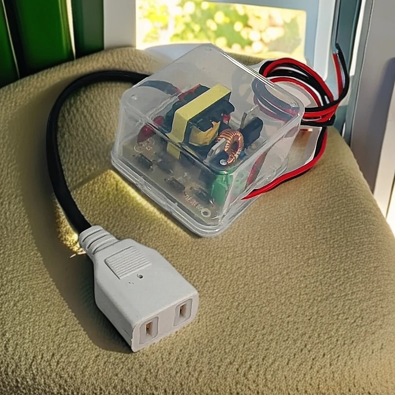 2025年新款热卖户外防水带外壳逆变电源 12V升220V升压模块电源