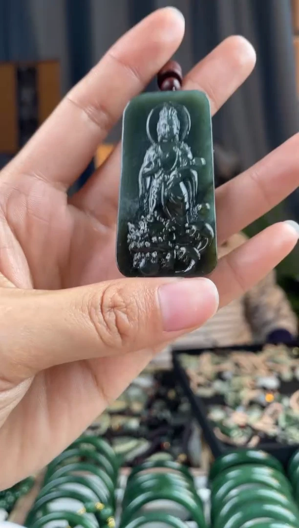 颈饰未镶嵌和田玉拍一发一，拍一发一