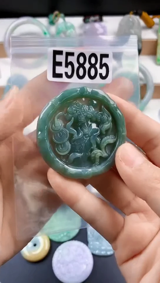 颈饰未镶嵌翡翠天然翡翠吊坠挂件