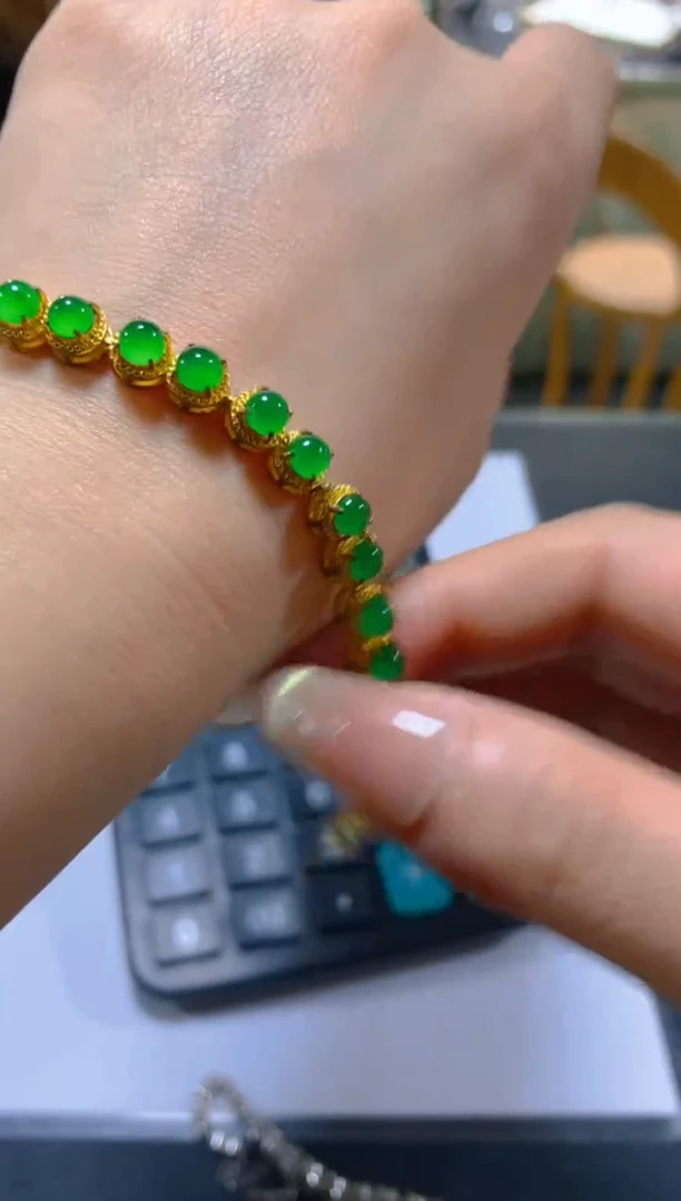 未镶嵌手链翡翠多样性发一