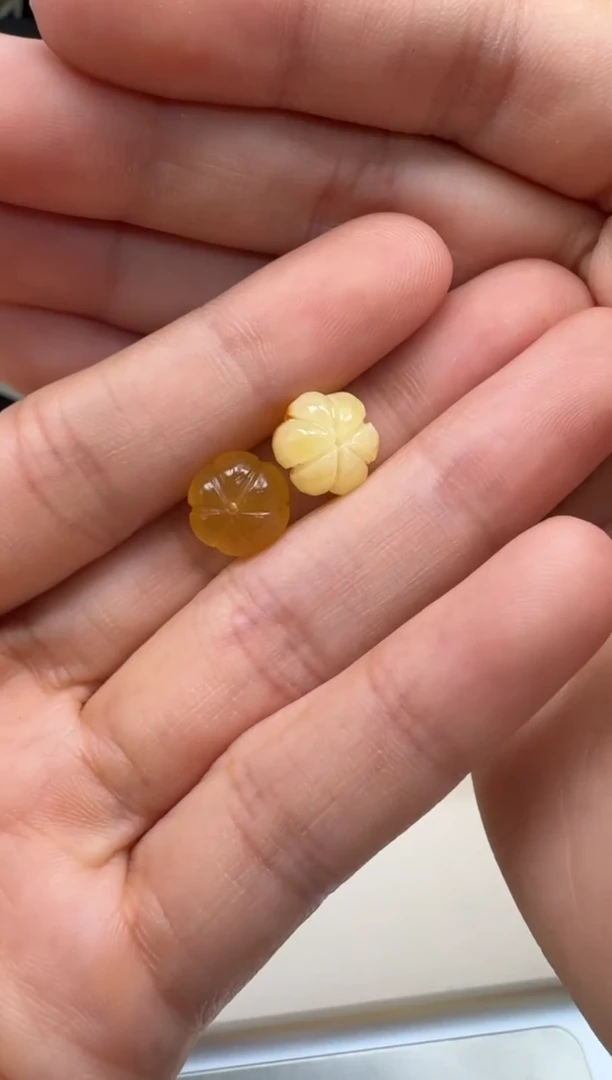 未镶嵌琥珀裸石随机一个