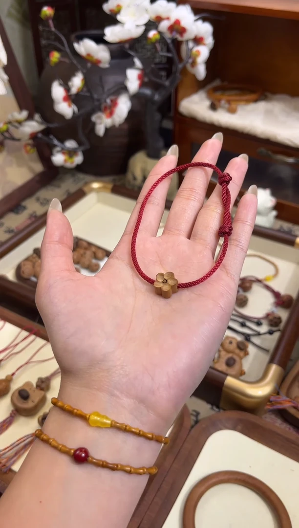 手串桃核【桃缘序】红绳「小花」桃木桃核辟、挡、驱、护 红绳可调节