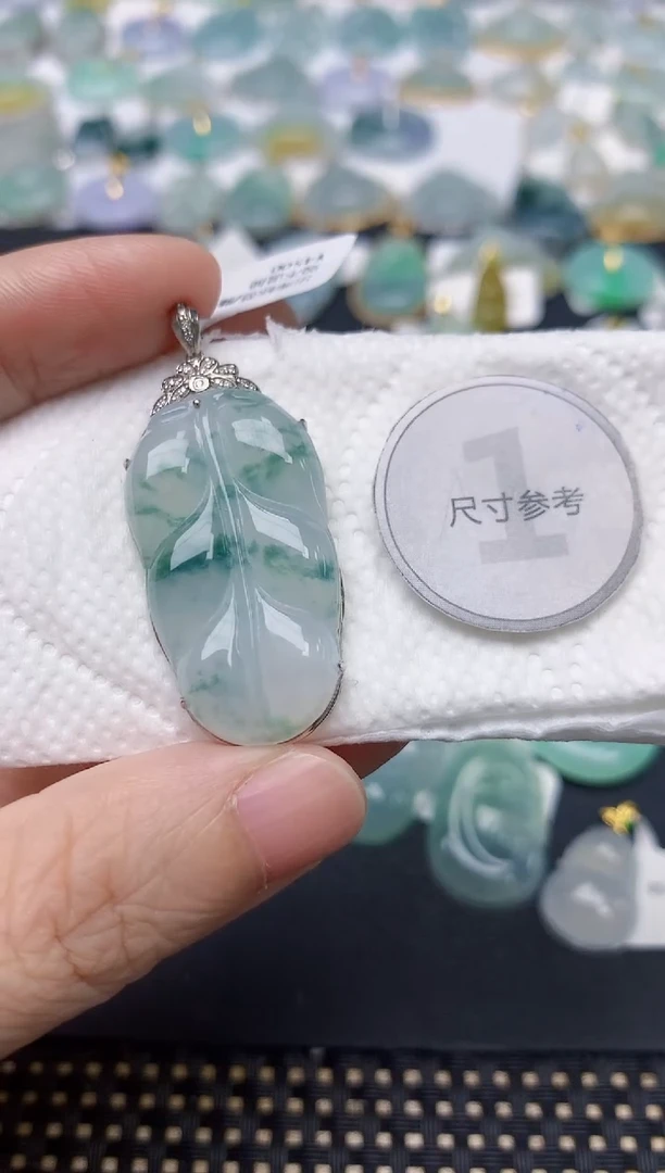 颈饰18K金镶嵌翡翠天然缅甸A货翡翠