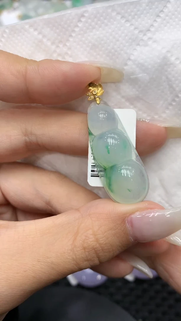 颈饰18K金镶嵌翡翠111111111111