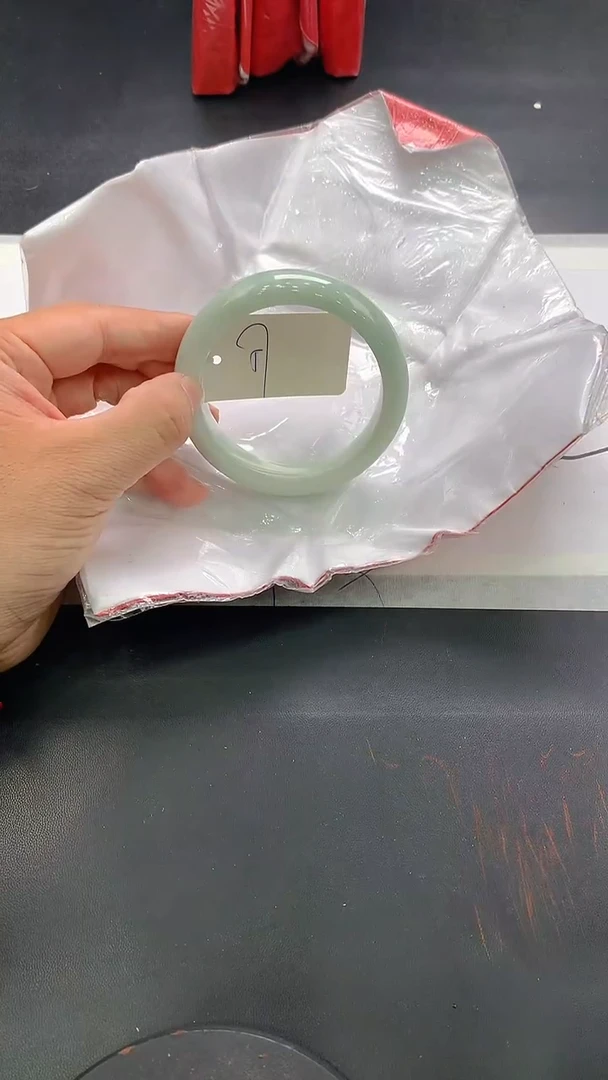 翡翠手镯未镶嵌301