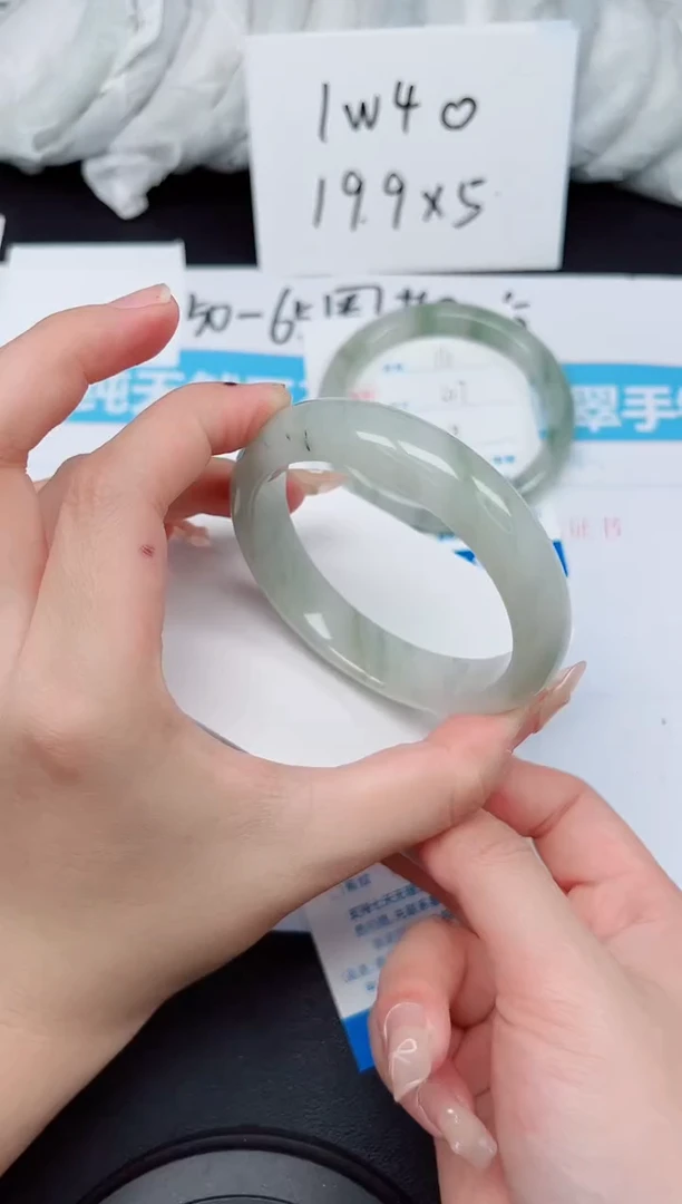 【闪购商品】石英质玉手镯未镶嵌G112-58.4