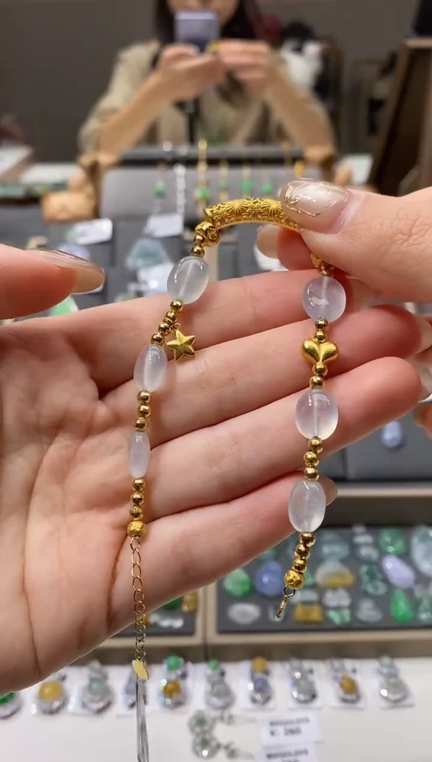 颈饰18K金镶嵌翡翠手链