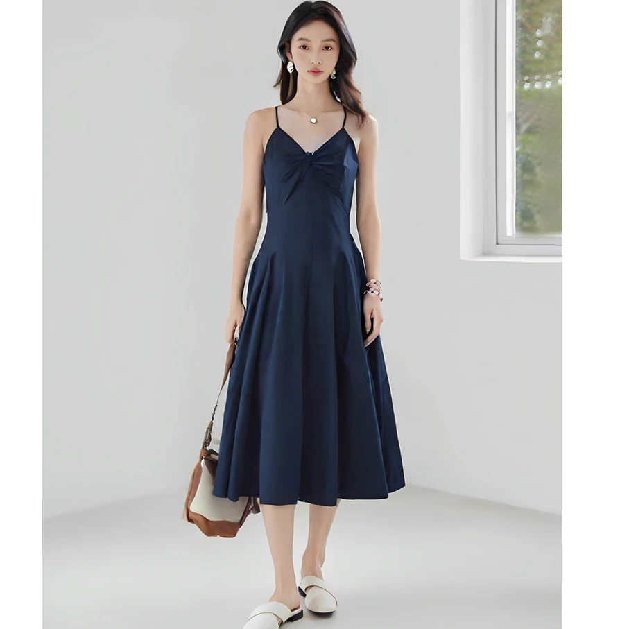 IC2025年夏季新款吊带扭结无袖连衣裙女夏2025新款花苞小众设计