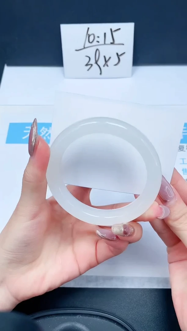 【闪购商品】石英质玉手镯未镶嵌23-57.1