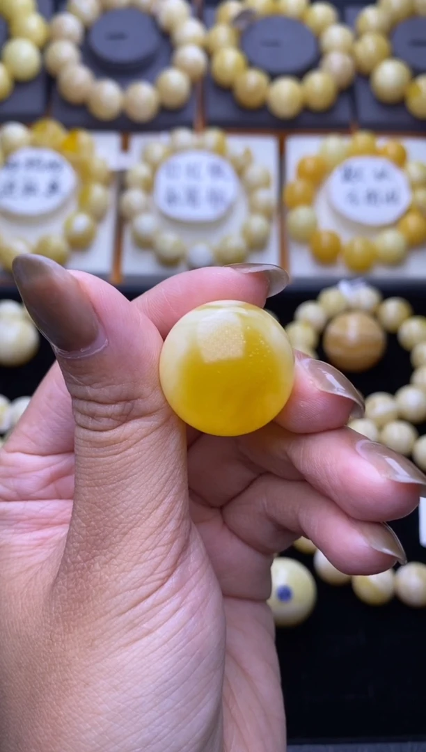 裸石琥珀未镶嵌大小姐珠宝107