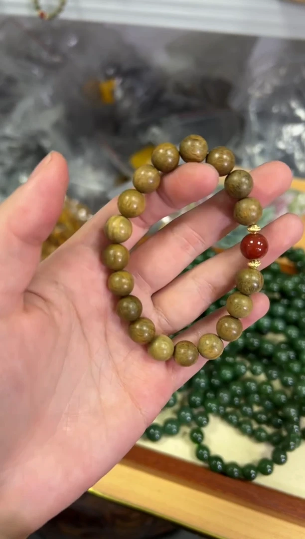 【闪购商品】维腊木（绿檀）手串未镶嵌绿檀木柿子红玛瑙手串[0810]